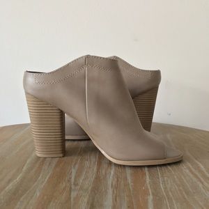 Dolce Vita DV Nude Peep Toe Block Heel Mules